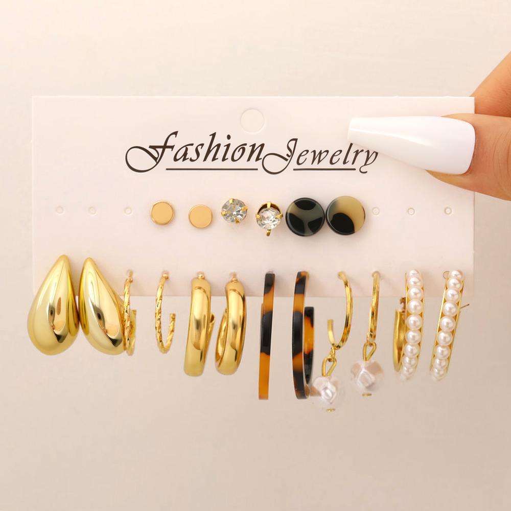 A 9-piece set of high-end retro pearl card earrings featuring cross-border alloy ear rings and square geometric shapes from Europe and America full figure