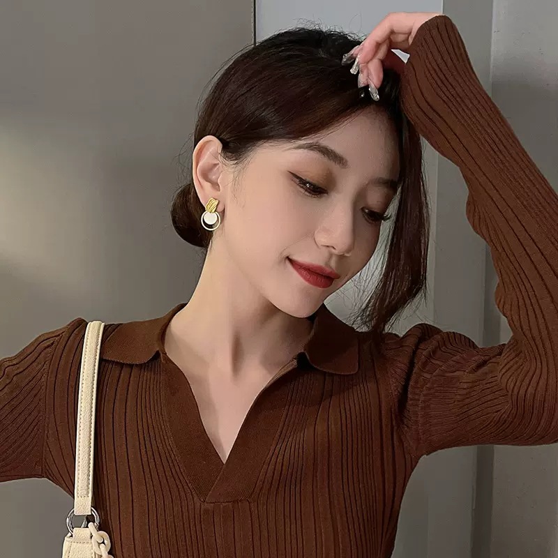 Niche design sense, versatile circle earrings for women, 2022 new silver needle stud earrings, Japanese and Korean light luxury, versatile earrings trend details Picture