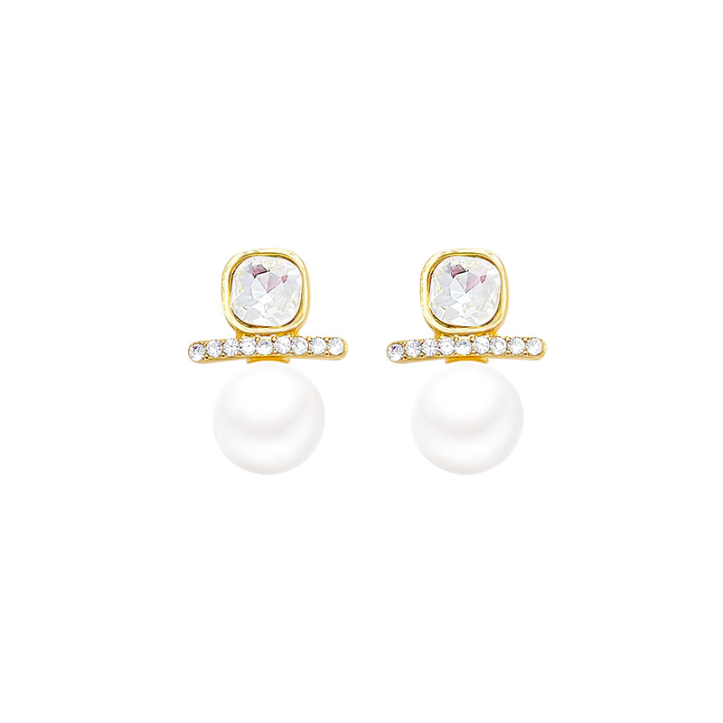 Diamond-encrusted pearl geometric silver needle stud earrings for women, retro, light luxury and high-end style, simple French Chanel style earrings Item Picture