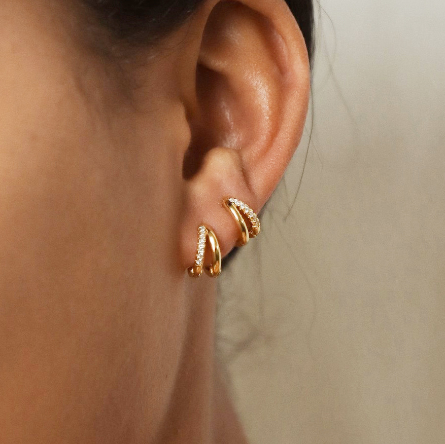 European and American cross-border niche design sense dot diamond geometric double-loop earrings, a cold and elegant female style, hollowed-out fashionable and retro ear buckles full figure