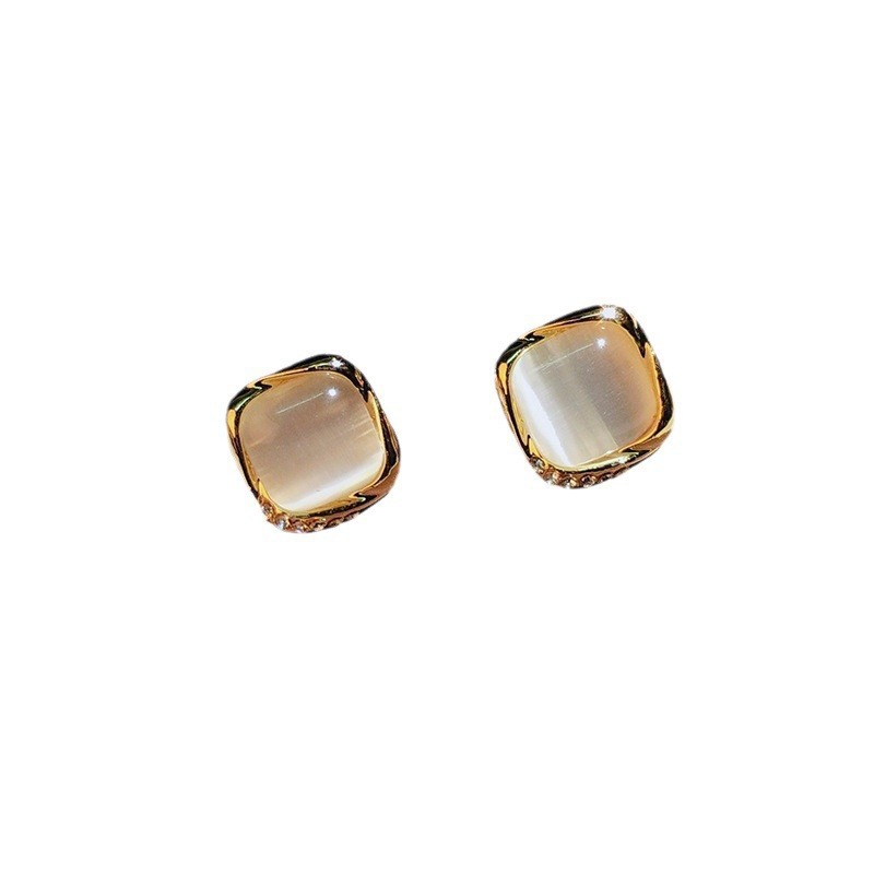 Cat's eye diamond-encrusted square earrings with a niche and high-end feel, a new bestseller in 2025, women's stud earrings that are stylish and versatile Item Picture