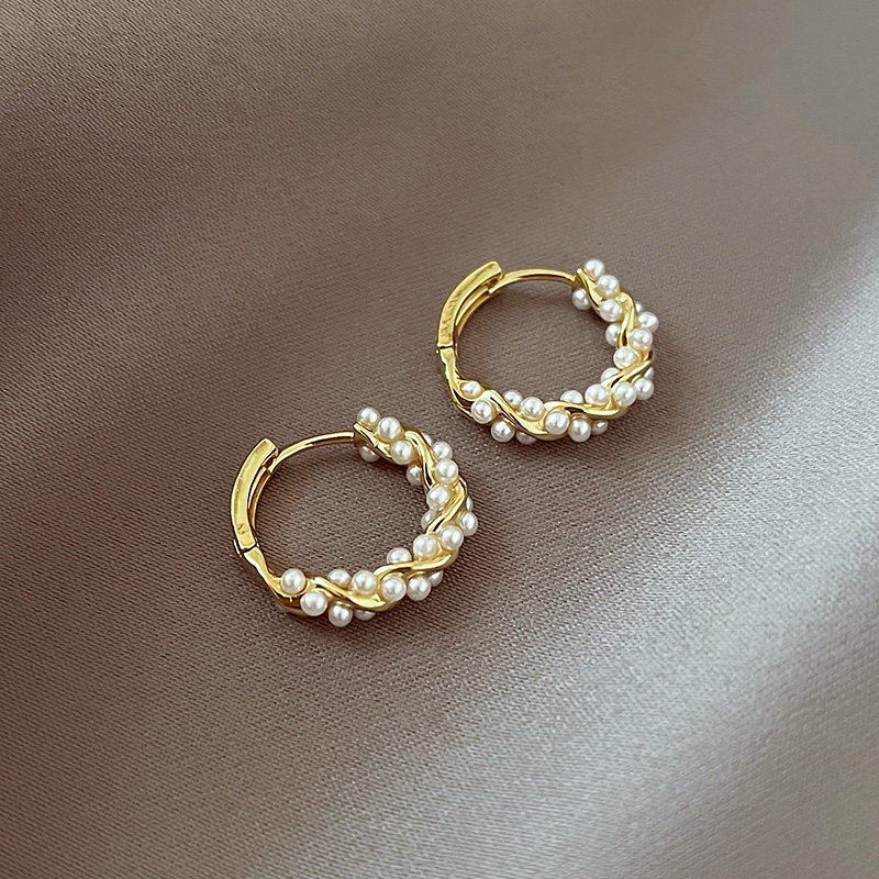 High-end, light luxury, circular pearl earrings, women's fashion, cold style, individual ear buckles, niche design sense earrings full figure