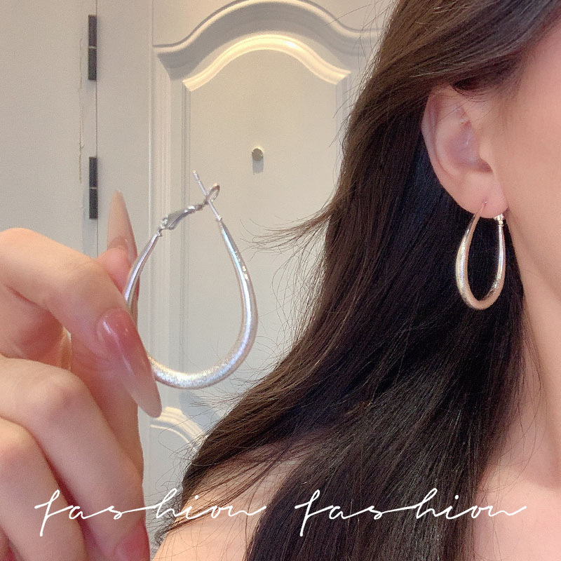 Korean-style high-end metal matte teardrop-shaped ear rings, ins European and American style, versatile for commuting, trendy stud earrings and ear buckles full figure