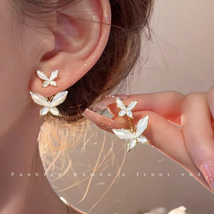 A pair of butterfly stud earrings with a unique design for women, exuding a sense of high-end luxury and being small and delicate. They are stylish and trendy full figure