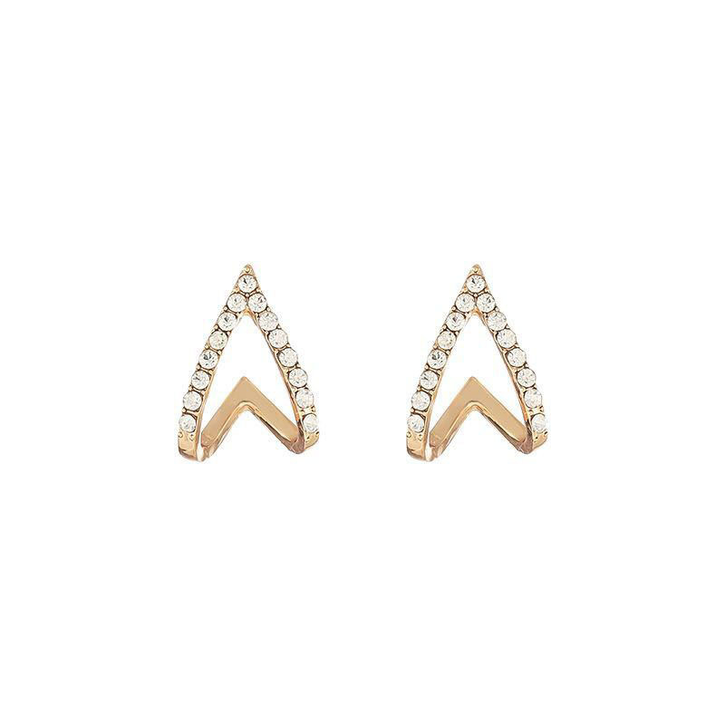 The S925 silver ear stud, a new French triangular stud, is a trendy Korean-style earring that has become a popular female earpiece Item Picture