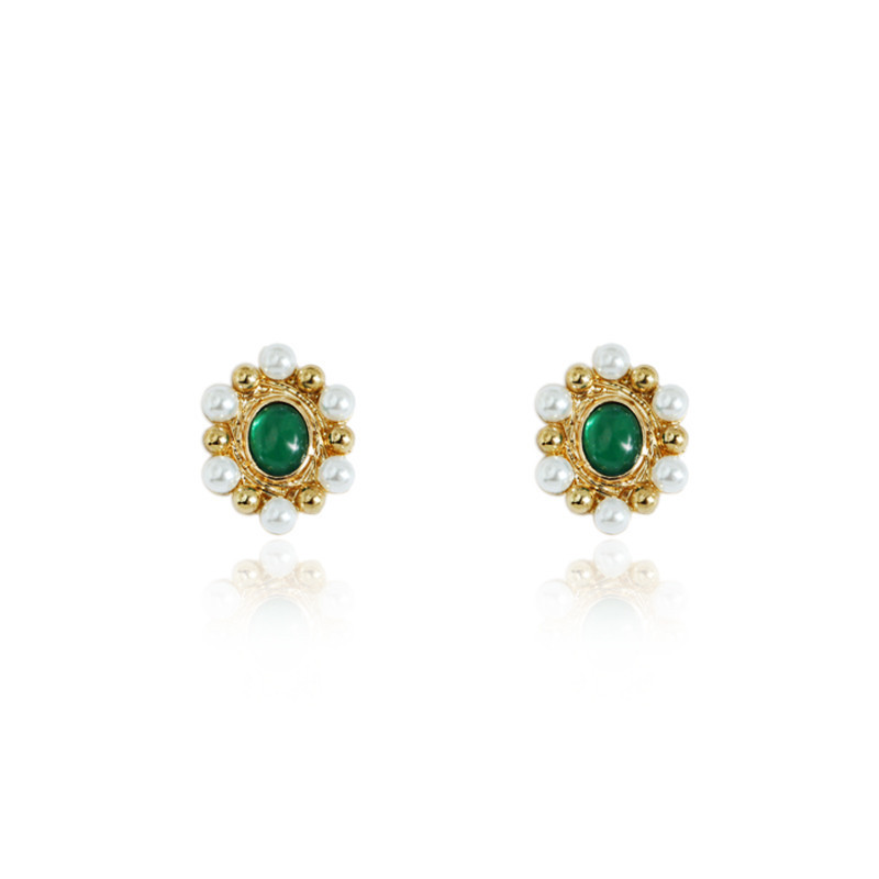 French retro court green cat's eye stone earrings 925 silver needle wholesale, elegant Hong Kong-style circle pearl stud earrings Item Picture
