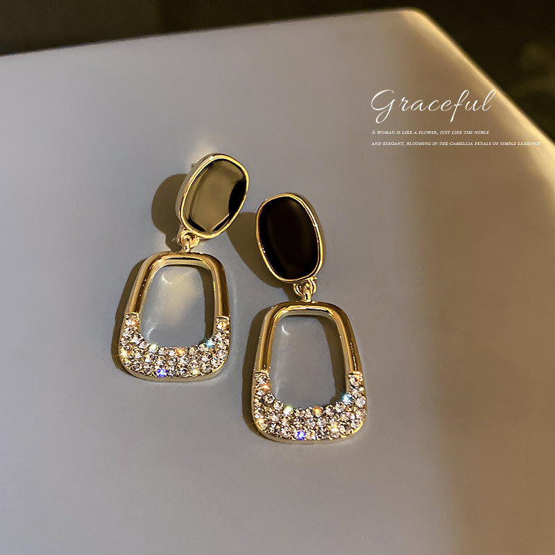 S925 Silver needle-like geometric pendant Earrings for women, Korean style, retro and elegant, new earrings wholesale full figure