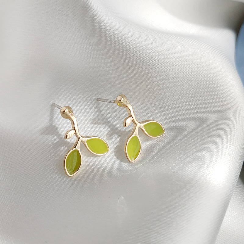 S925 Silver Needle Green Leaf Earrings, cute student, simple girl, fresh green leaf stud earrings full figure