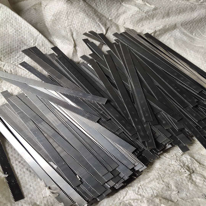 The positive and negative corner serrated iron sheet positive and negative corner planer blade is detachable. The positive and negative corner blades are specially designed for flat planers Item Picture