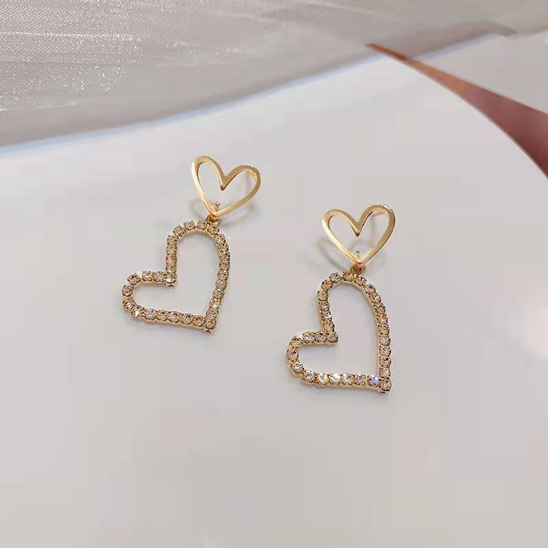 S925 Silver Needle Korean earrings, trendy, heart-shaped, fashionable and elegant stud earrings, versatile, personalized and simple earrings for women details Picture