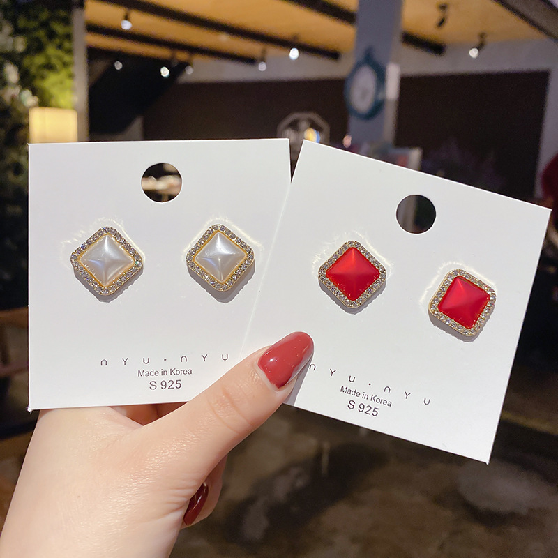 S925 Silver Needle Japanese and Korean asymmetrical design earrings, geometric irregular sweet pearl earrings, versatile earrings for women full figure
