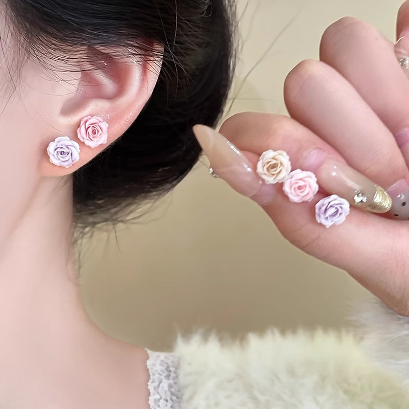 Pink sweet rose flower stud earrings for women, fashionable and elegant, light luxury and high-end, small, exquisite and simple earrings full figure