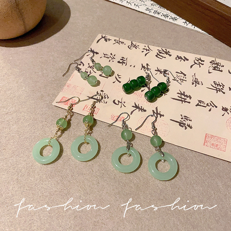 New Chinese-style imitation jade oil droplet beaded earrings, Chinese style and elegance Suzhou grand earrings, simple Hanfu Yiwu accessories for women full figure