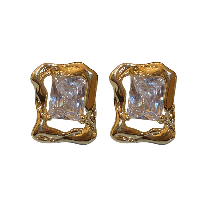 S925 Silver Needle Stud Earrings for Women's 2022 Autumn/Winter New Style, with a niche design sense, light luxury and versatile earrings, cold style earrings Item Picture
