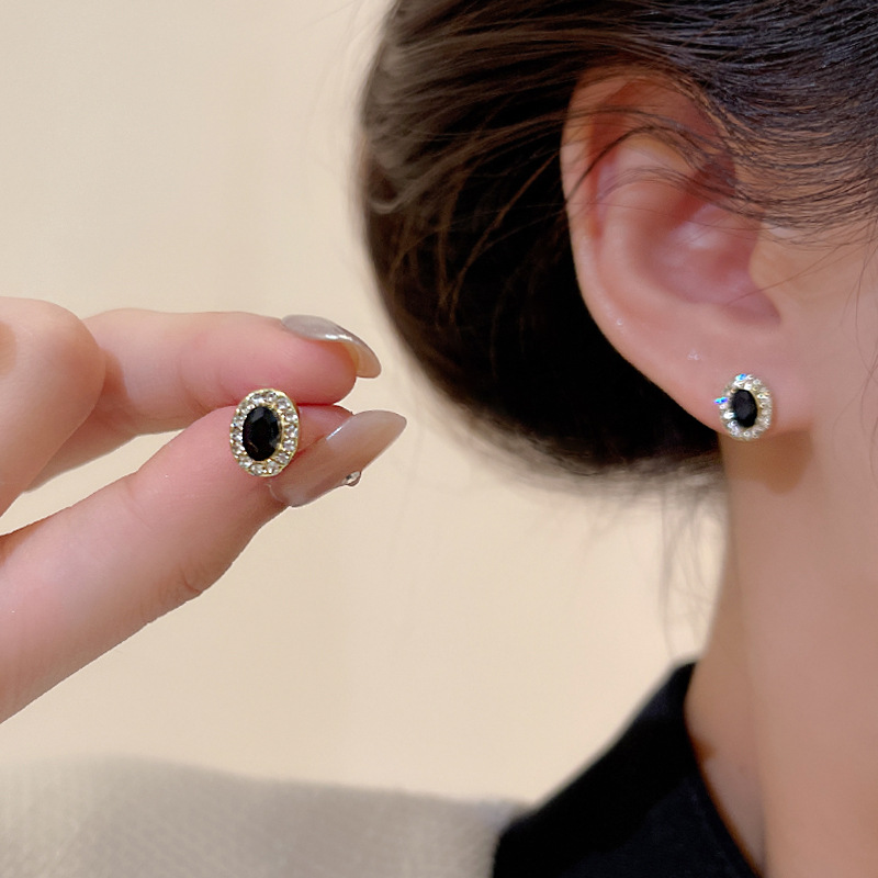 Exquisite and small black zircon oval ear studs for women, Japanese and Korean niche design sense, simple and high-quality earrings wholesale details Picture