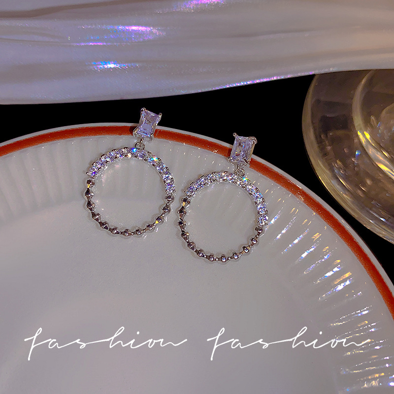 Micro-inset zircon circle earrings for women, s925 silver needle, fashionable and high-end, super shiny stud earrings, personalized and exaggerated earrings wholesale Specification drawing