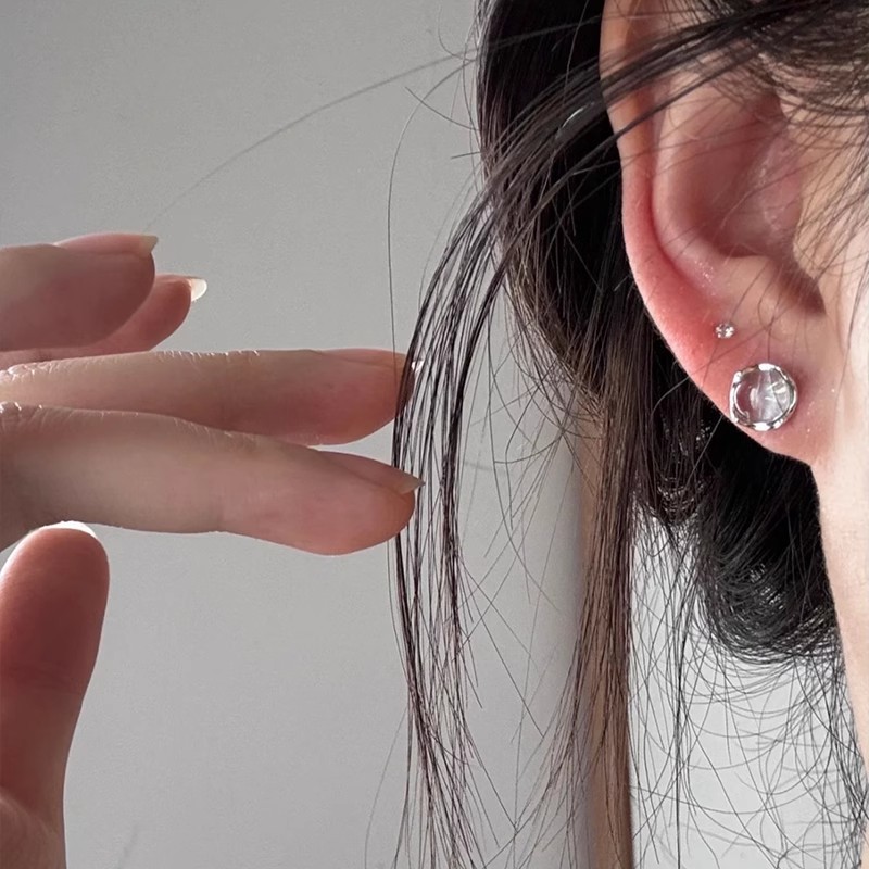 Korean-style lake ice transparent blue stud earrings for women, light luxury, fashionable and high-end style earrings, cold and unique earrings Specification drawing
