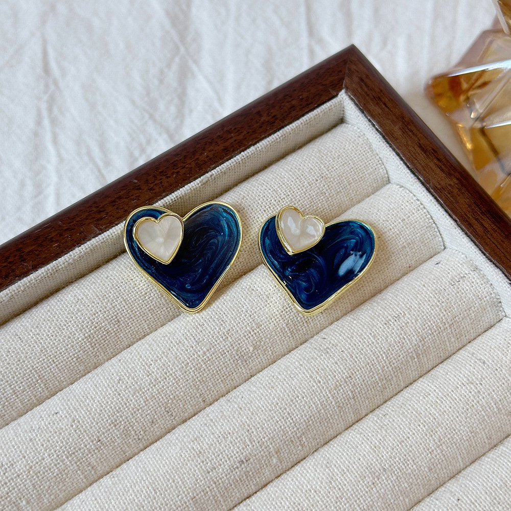 Fashionable blue oil-dripping irregular heart-shaped earrings, niche design sense, heart-shaped stud earrings, elegant and high-end earrings for women details Picture