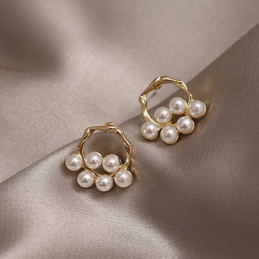 Korean-style small pearl stud earrings, retro hollowed-out geometric rings, stylish earrings and earrings wholesale details Picture