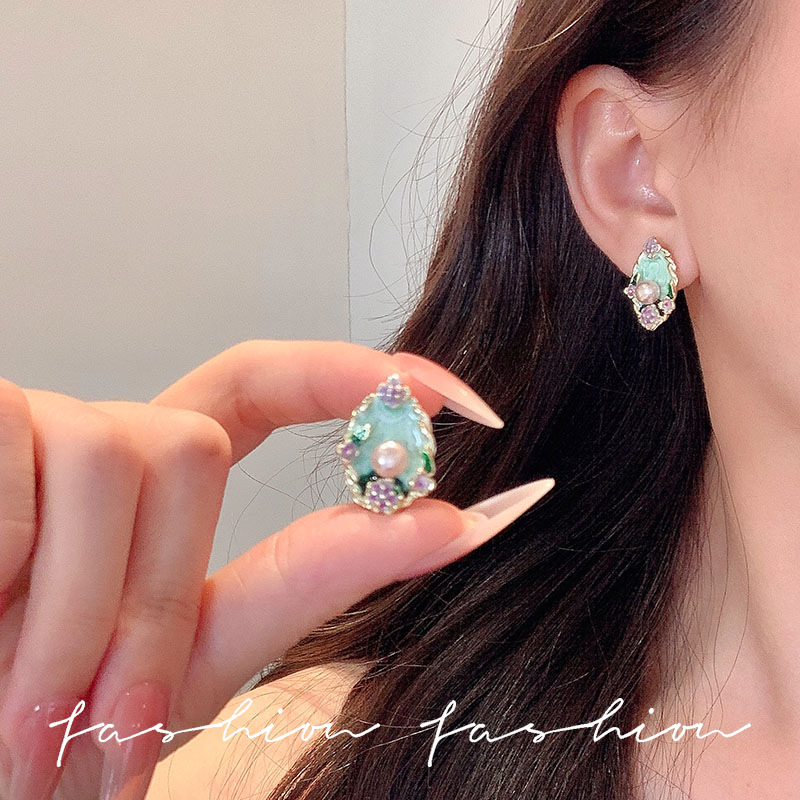 Monet Garden Pearl Earrings 2025 Bestseller, high-end oil painting stud earrings, women's light luxury, niche design, exquisite earrings details Picture
