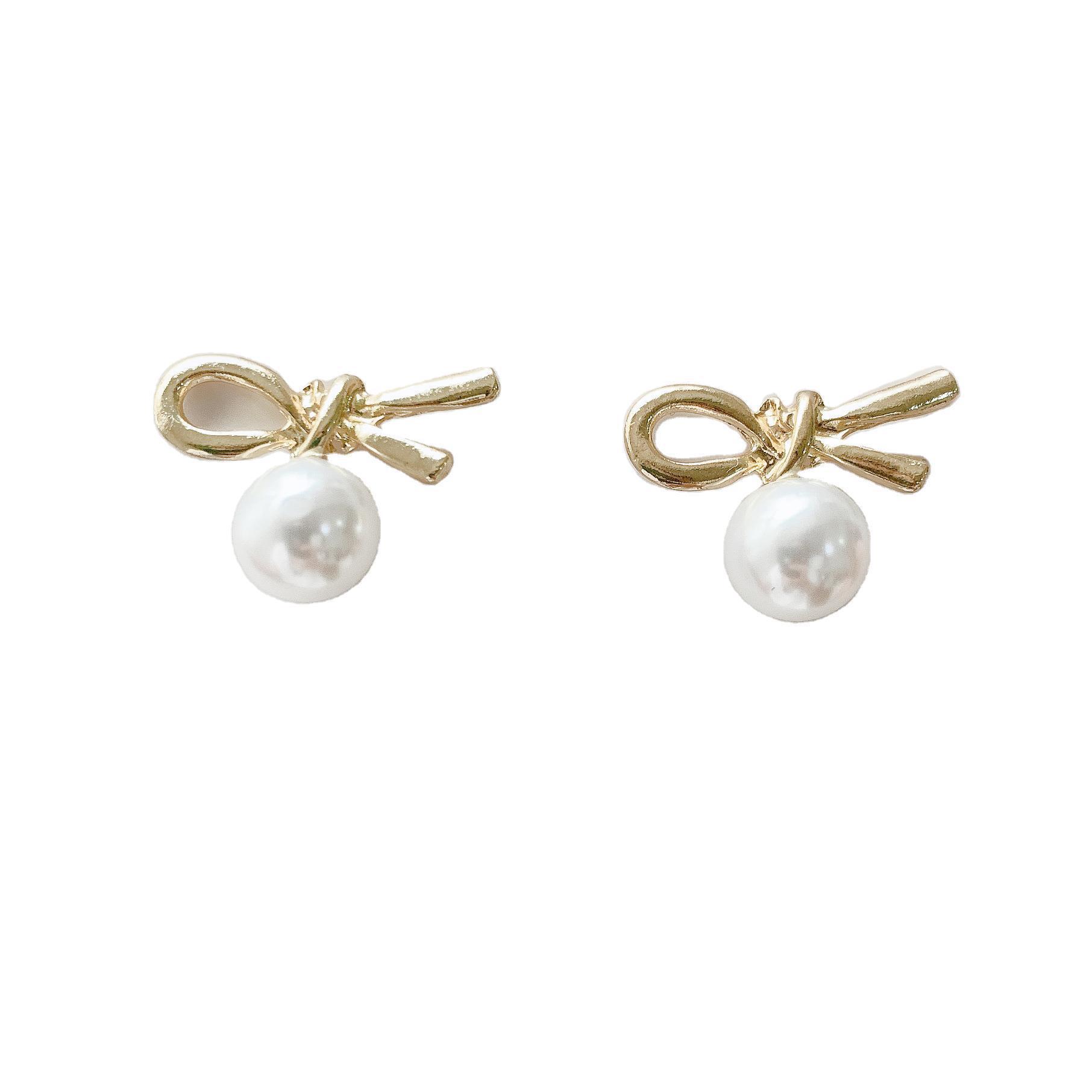 s925 Silver needle InS-style pearl knot earrings for girls, cute and sweet Korean students, versatile bow stud earrings for girls Item Picture