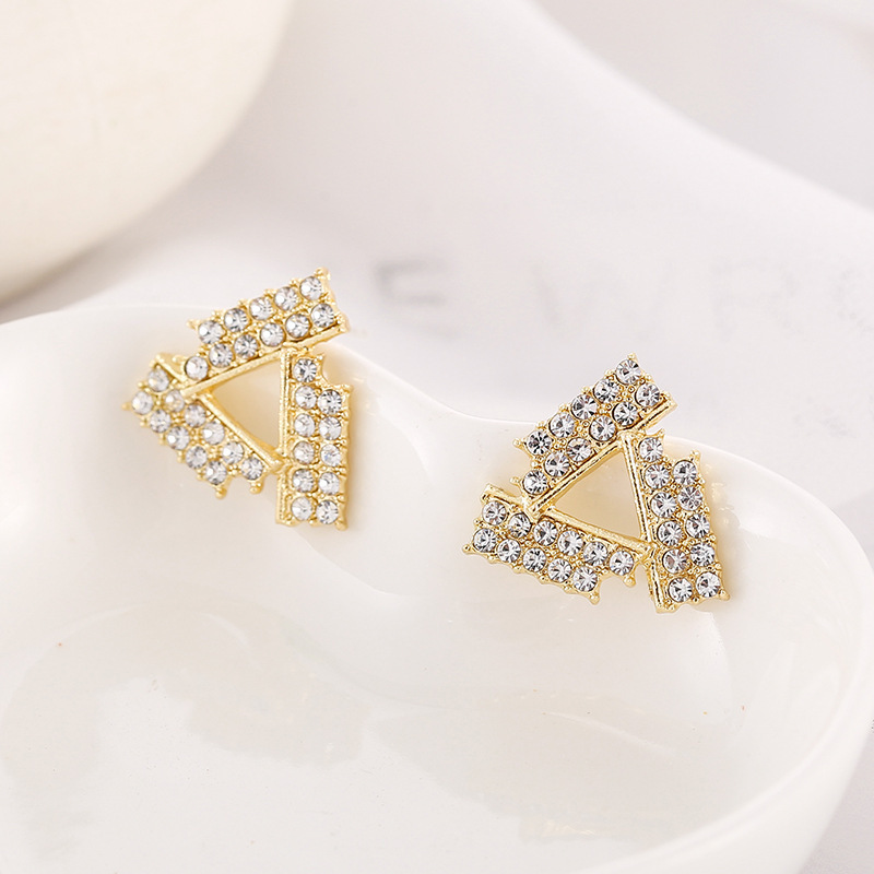 S925 Silver Needle rhinestone triangular Stud Earrings for women, Korean style, niche earrings, trendy women's earrings, the same style as Internet celebrities Application Scenario