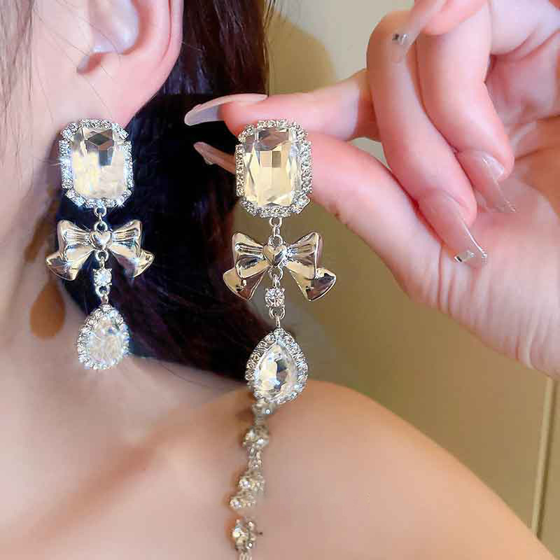 Super fairy-like retro bow tassel earrings for women, long, light luxury style, diamond-encrusted exaggerated earrings S925 silver needle earrings Application Scenario
