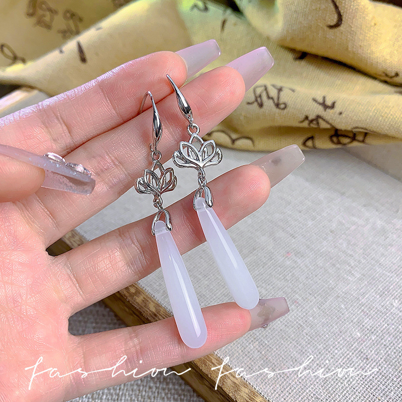 2024 New ancient and new Chinese style lotus water drop earrings, feminine charm cheongsong-style earrings, Chinese and ethnic style earrings full figure