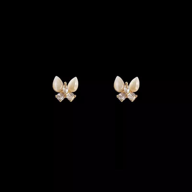 Geometric cat's eye stone butterfly Stud earrings 2025 New style, high-end, unique design, simple and light luxury earrings, small earrings Application Scenario
