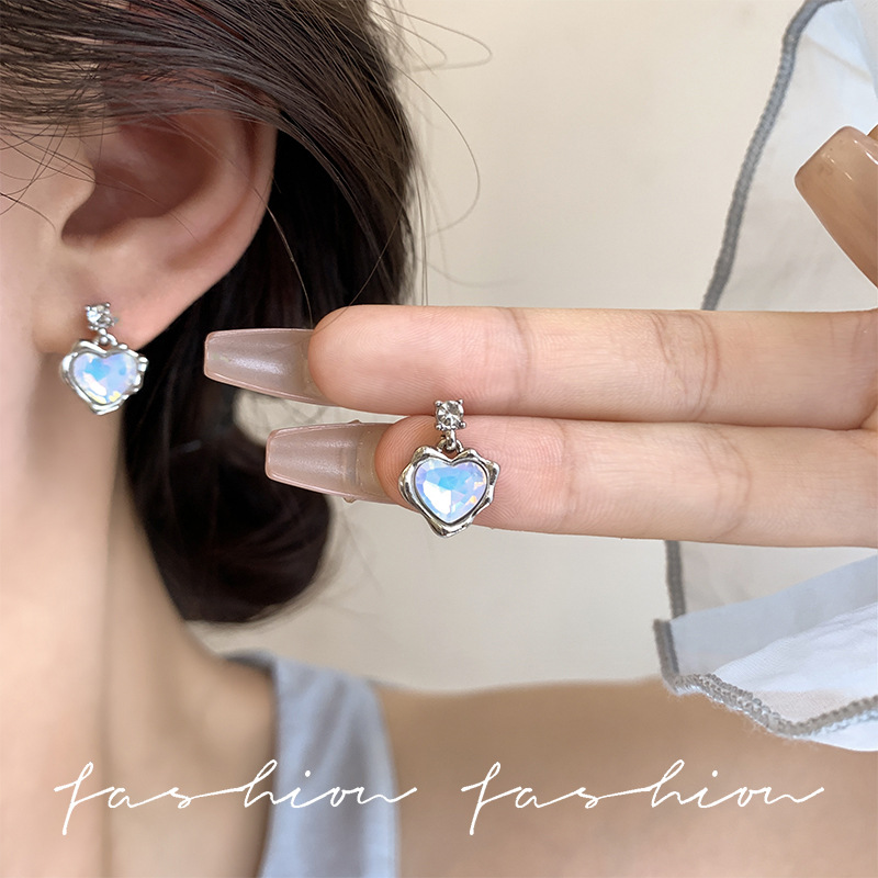 Blue starry sky stud earrings for women, five-pointed star diamond earrings, a niche design, 925 silver needle earrings, new 2024 style Application Scenario