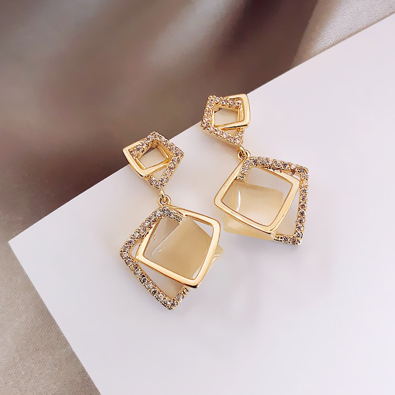 S925 Silver Needle Korean geometric cat's eye square diamond-encruffled versatile and stylish trendy stud earrings, simple and individual earrings Specification drawing