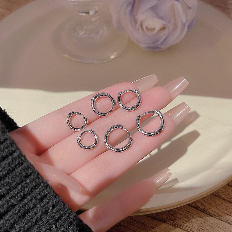 Simple ear piercing, no need to remove for sleeping, plain ring ear buckles, round face slimming, high-end earrings, delicate and versatile earrings for women details Picture