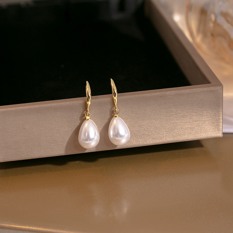 Japanese and Korean light luxury pearl earrings, niche high-end feel, teardrop-shaped earrings for socialites, minimalist style earrings on Instagram for Internet celebrities details Picture