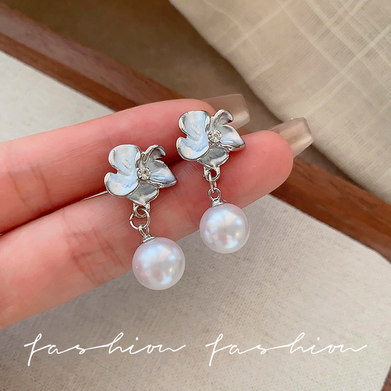 Flower Fairy Glazed Pearl Earrings 2025 New Bestseller Flower Earrings, high-end women's design, light luxury earrings details Picture