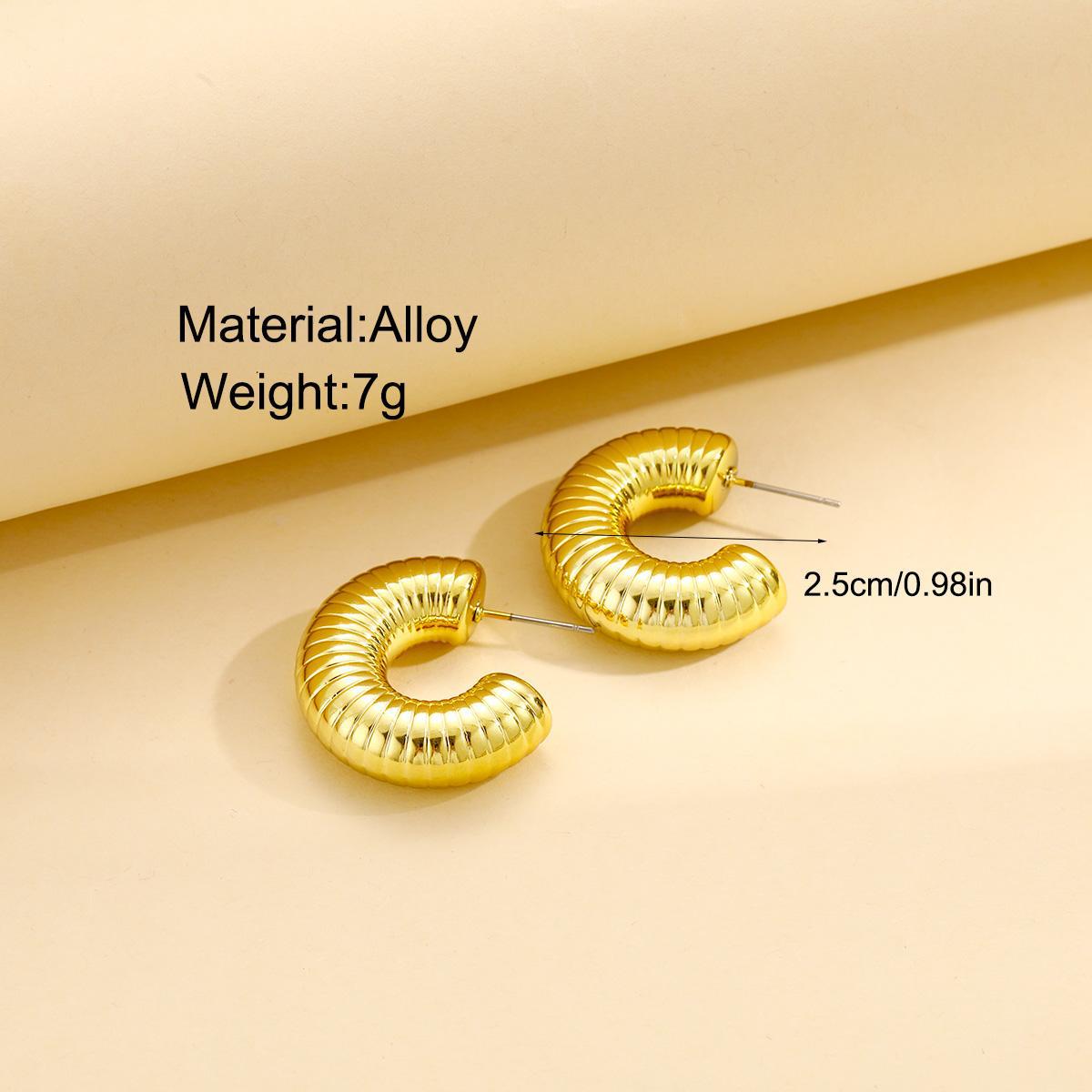 Wholesale of popular cross-border European and American threaded stud earrings for women, featuring a simple yet sophisticated look and a unique golden style details Picture