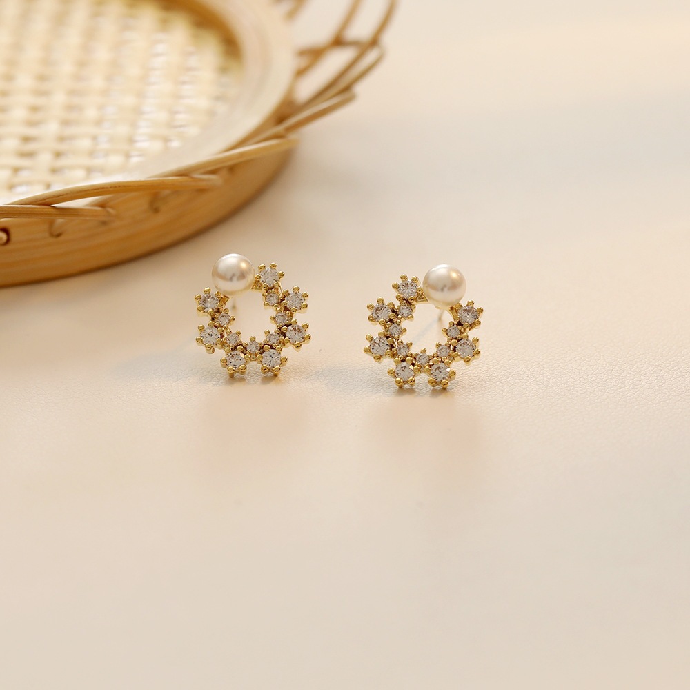 925 Silver Needle Korean style small and trendy pearl stud earrings, simple pearl full diamond small star anti-allergy earrings Application Scenario