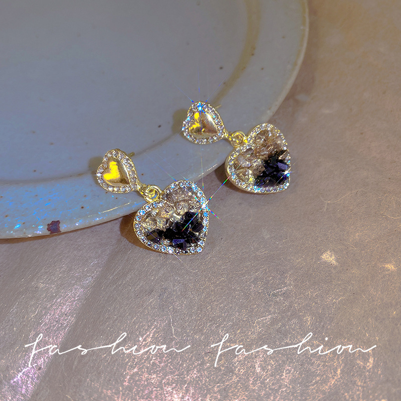 925 Silver Needle Black rhinestone heart-shaped Earrings, 2025 new trendy and stylish earrings, niche design sense earrings for women Specification drawing