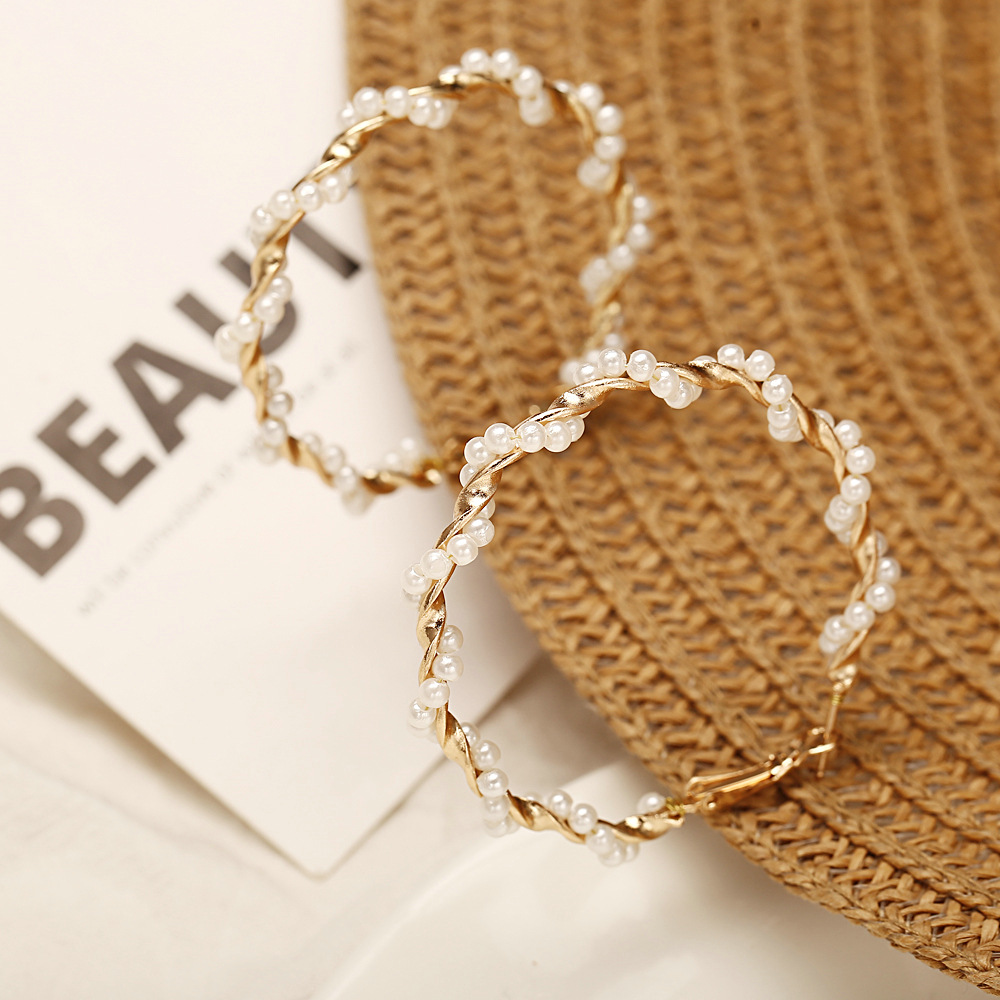 050043 Hanzhishang Cross-border New Style winding pearl-like large circle earrings Creative retro street style earrings Specification drawing
