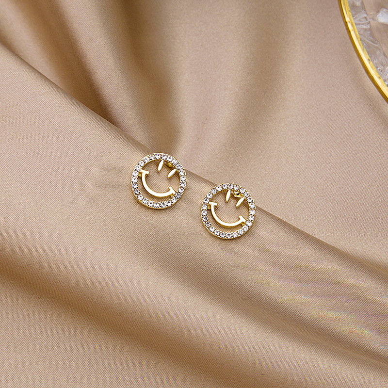 925 Silver Needle Smiley Face Stud Earrings, Korean style, hollowed-out and diamond-encrusted smile, delicate and small earrings, sweet and versatile earrings full figure