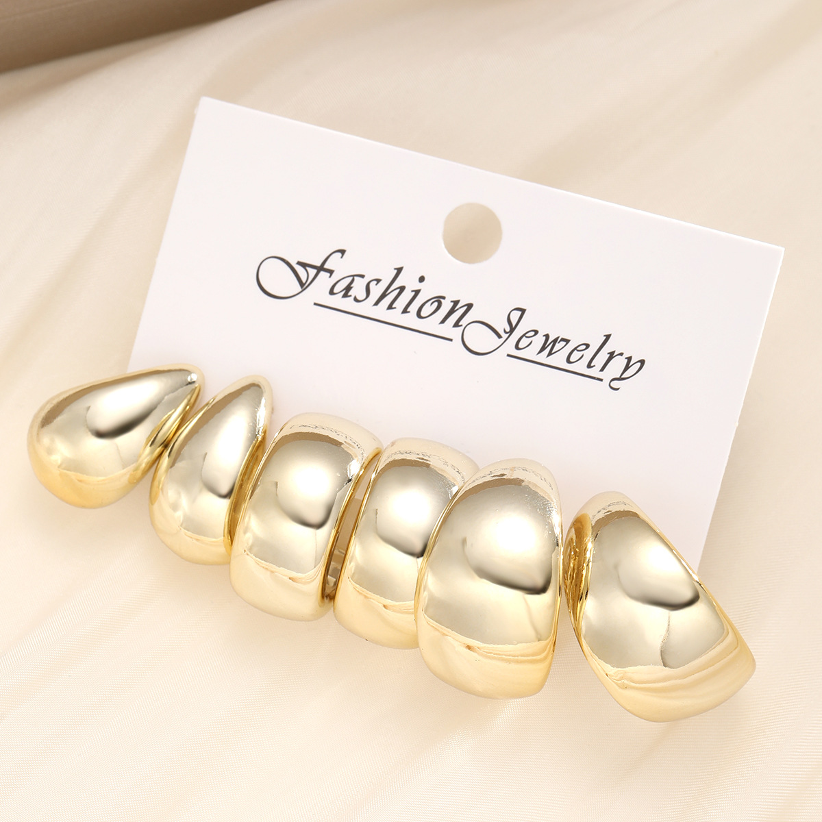 A set of 3-piece cross-border new fashionable European and American exaggerated creative C-shaped teardrop earrings, CCB high-end women's earrings with elegant style Application Scenario