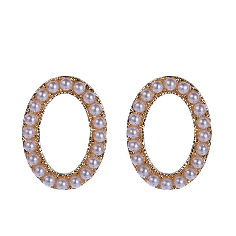925 Versatile Metal simple geometric shape diamond-encrusted stud earrings Simple and versatile noble style stud earrings Item Picture