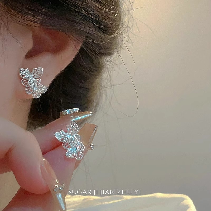 Lace butterfly stud earrings, a unique and niche design for women, are a new high-end, sweet and exquisite ear accessory from 2025 full figure