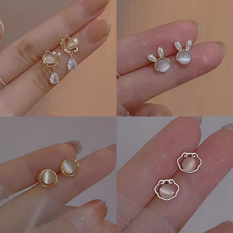 Cat's eye stone cute little rabbit diamond-encrusted 925 stud earrings for women, small, exquisite, versatile and elegant earrings, fashionable earrings full figure