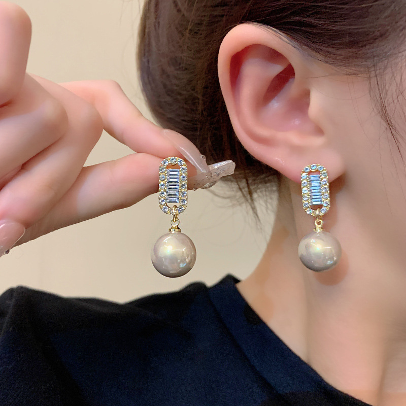 S925 Silver needle retro style pearl earrings, women's light luxury style, versatile stud earrings for socialite, wholesale of Korean diamond-encrusted earrings details Picture
