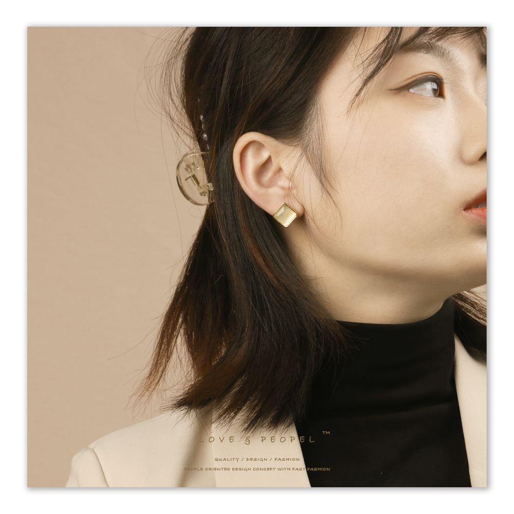 Daily commuting simple square cat's eye stone earrings 925 silver needle wholesale small, exquisite and elegant stud earrings Specification drawing