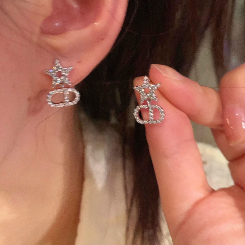 S925 Silver Needle Star Letter Stud Earrings are fashionable and elegant commuter earrings for women, featuring a light luxury, niche and high-end feel Specification drawing