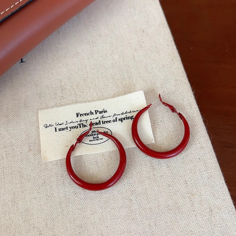 Ankela red circle earrings, women's large circle retro Hong Kong-style ear rings, simple and elegant, high-end ear stud earrings Application Scenario