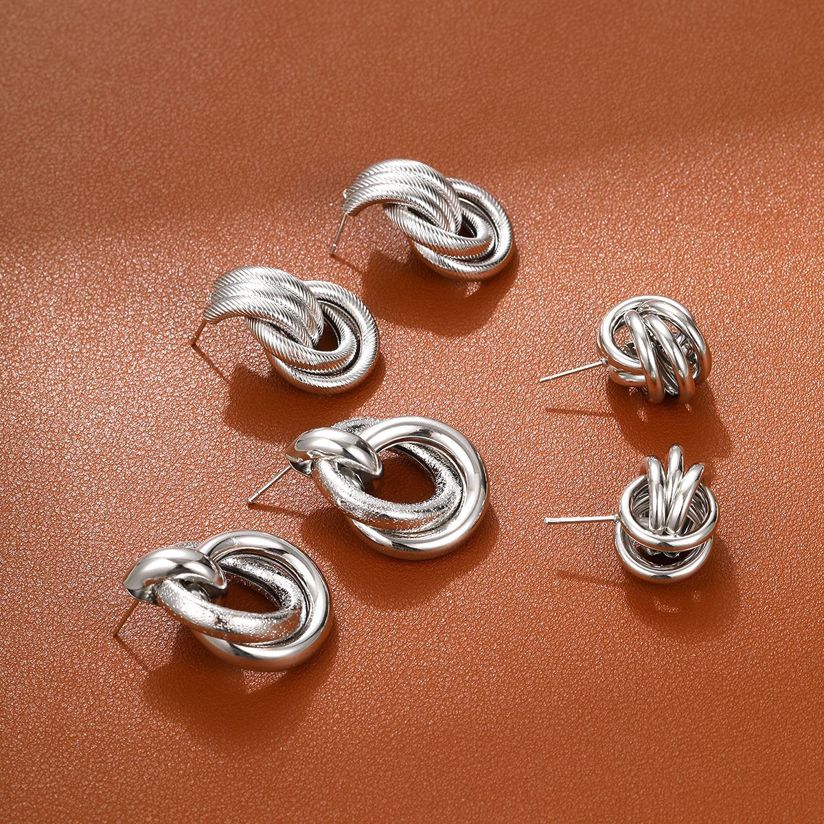 A set of 3 pairs of cross-border metal earrings from Europe and America, featuring exaggerated geometric twist earrings and a minimalist style on Instagram Specification drawing