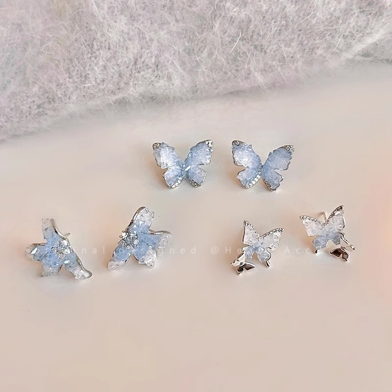 Copper micro-inlaid zircon butterfly stud earrings, a niche design for women, exude a sense of high-end luxury and exquisite craftsmanship. New trend in 2025 Specification drawing