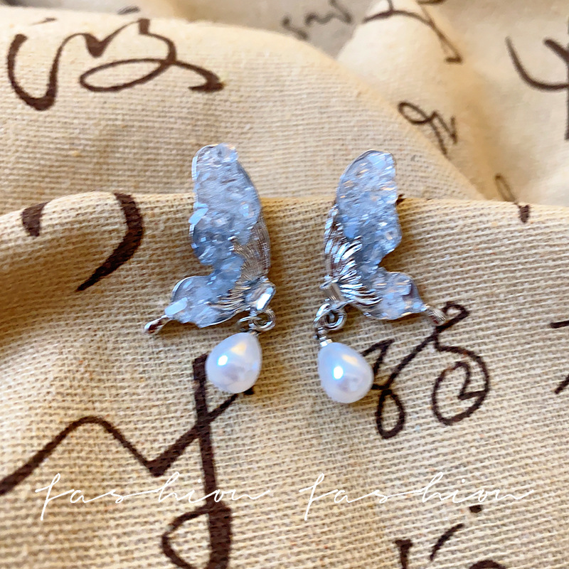 Blue butterfly wing pearl earrings, women's trendy autumn and winter niche design earrings, light luxury and elegant earrings wholesale Specification drawing